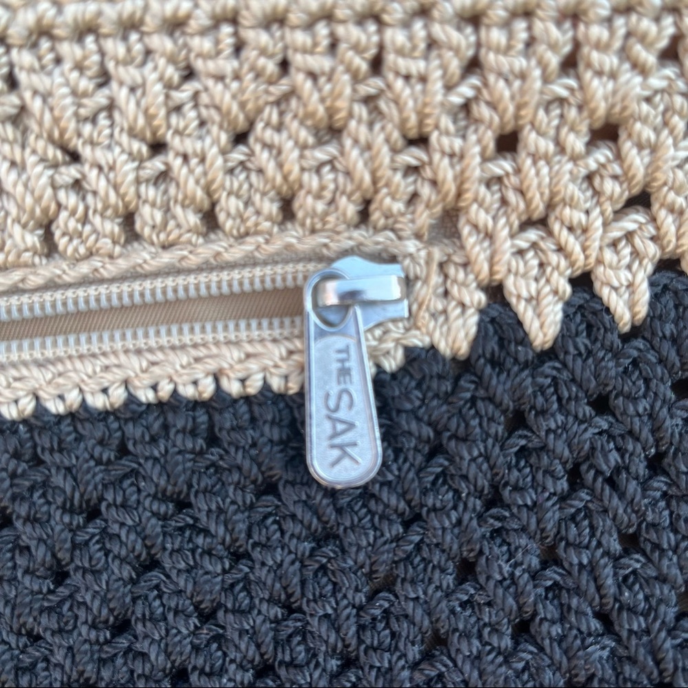 EUC The Sak knot crochet zip top purse shoulder bag - two tone two color - Picture 6 of 12